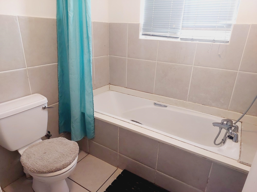 2 Bedroom Property for Sale in Moorreesburg Western Cape